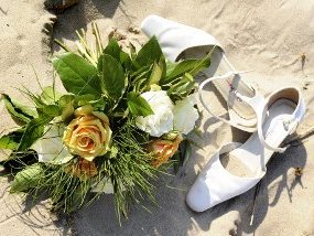 Heiraten am Strand auf der Insel Usedom mit dem perfekten Make up und der passenden Brautfrisur